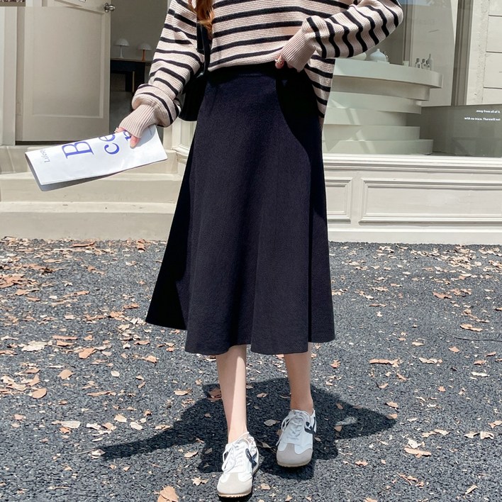 화지나무 A라인 플레어 미디 롱 니트 스커트