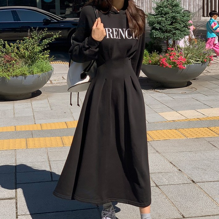 떳다그녀 콤비 다트 후드 롱 원피스 떳다그녀 콤비 다트 후드 롱 원피스