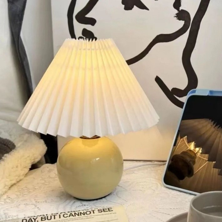 루카스 빈티지 플리츠 도자기 인테리어 무드등, 1개, 크림