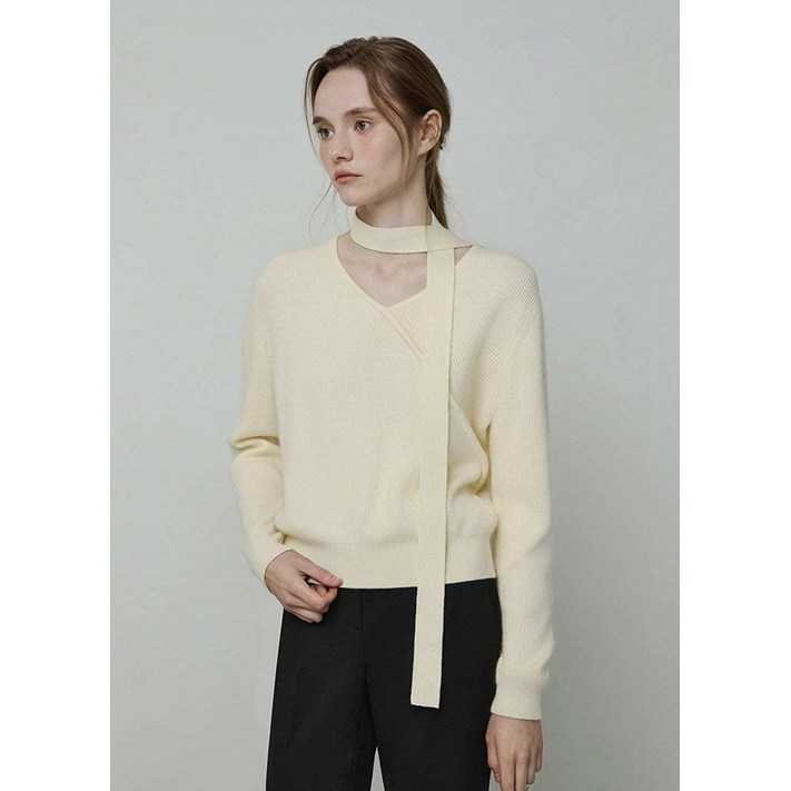 국내백화점 잇미샤 니트 미니멀 시크 단정한 깔끔한 화사한 산뜻한 프릴 넥라인