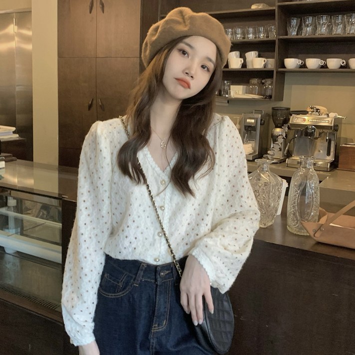 프렌치 브이넥 화이트 데일리룩 리린 쉬폰 새틴 이상봉 봄 링클프리 블라우스 여성셔츠
