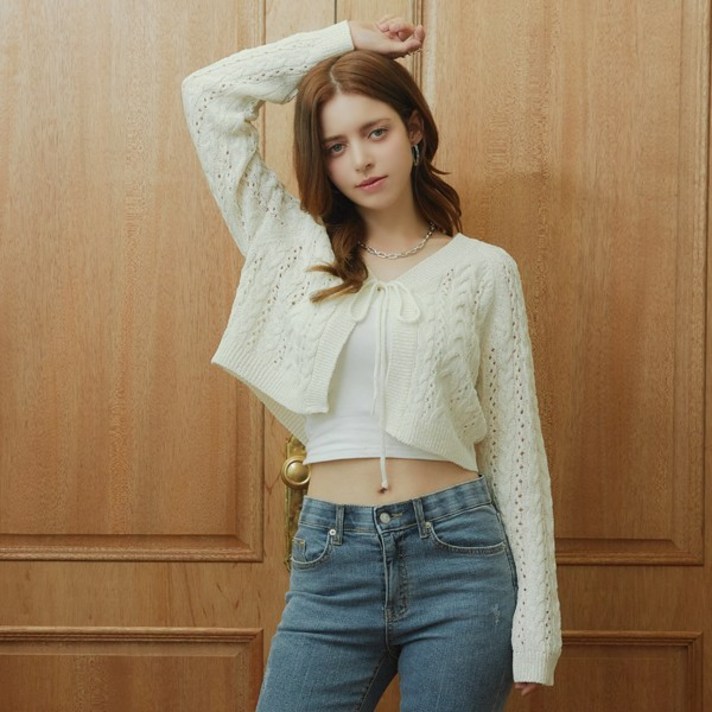 힐루나 여성 꽈배기 스카시 리본 래글런 크롭 피어브가디건 힐루나 여성 꽈배기 스카시 리본 래글런 크롭 피어브가디건