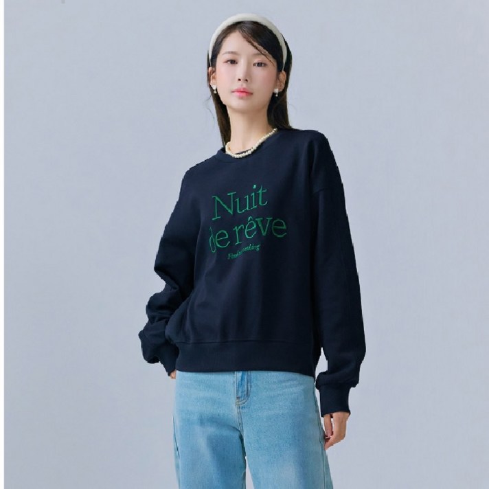 체이스컬트경산 NC 23년 FW 신상 컬러가 예쁜 여성 절개 변형 엠보 맨투맨 라운드 티셔츠