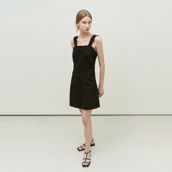 어다울 Mim shoulder strap mini dress - black