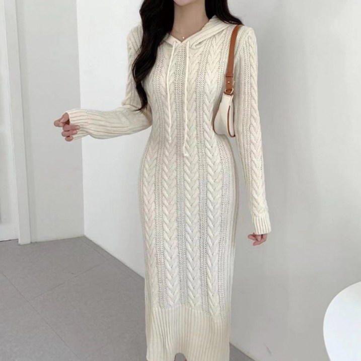 랜덤플레이 슬림핏 꽈배기 후드 니트 롱 원피스