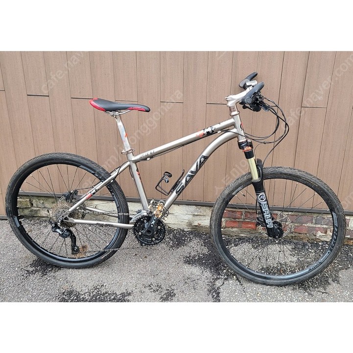 사바 티타늄 MTB 시마노 30단 자전거 사바 티타늄 MTB 시마노 30단 자전거
