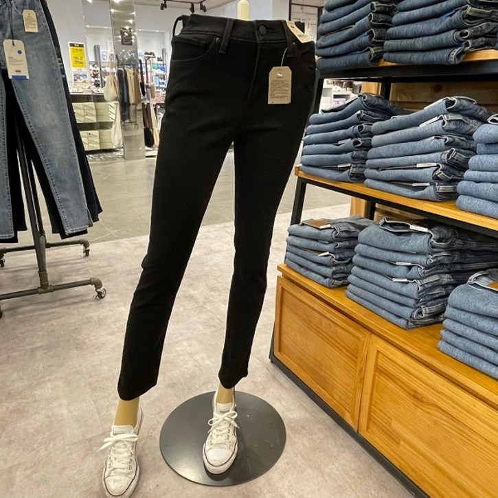 리바이스 여성 312 슬림일자 블랙진 스판진 211660143