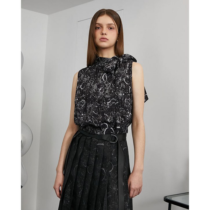 에고이스트 하이넥타이포인트밑단밴딩민소매블라우스 ER3WB261DJ