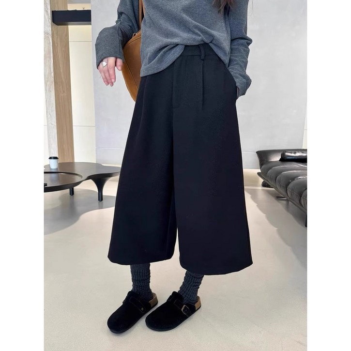 이유무무 NQ403 여성 울 8부 도톰 허리밴딩 와이드 팬츠